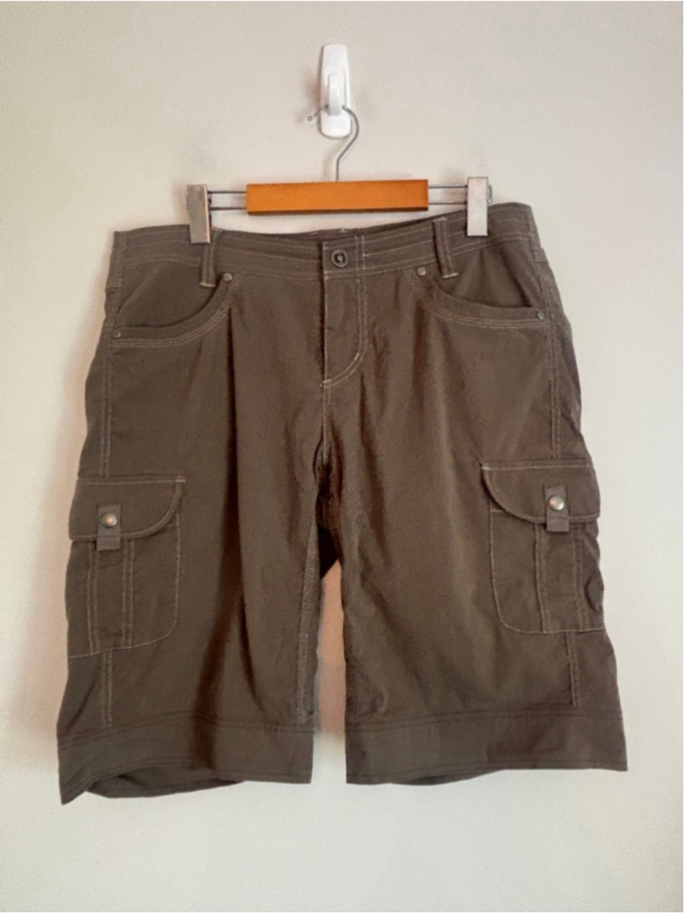 KUHL Splash Cargo Hiking Shorts Womens Size 12 Khaki Brown Inseam 11” Outdoor